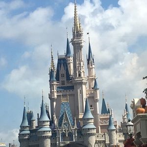 Meet your Posher, Eva